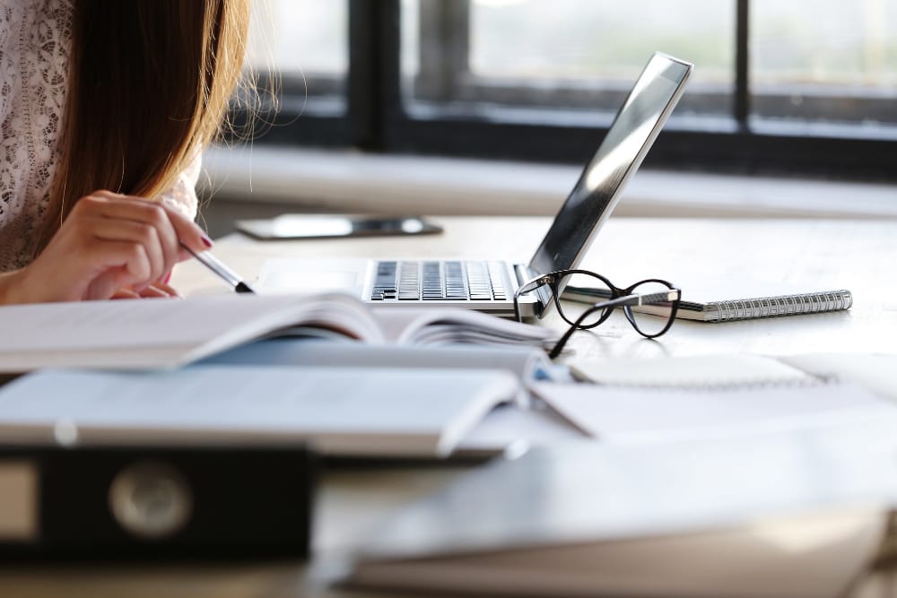 Como montar um escritório para estudos eficiente 1